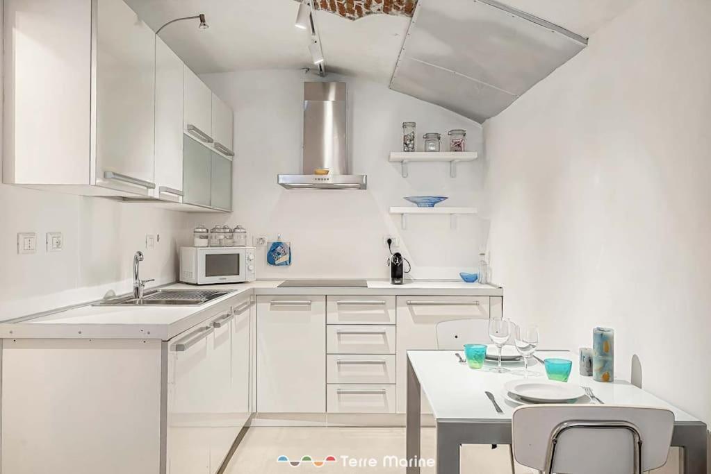 Scatola Di Latta, Terremarine Apartamento